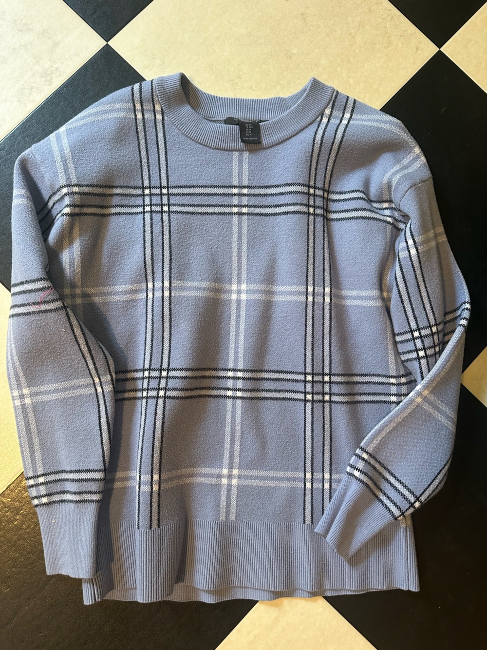 Women’s sweater size M